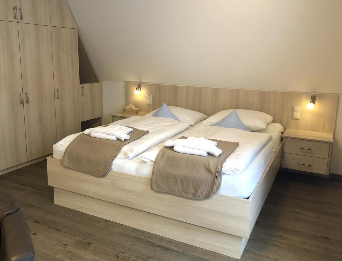 Gruenblau Relax Pension & Apartments รอสต็อค ภายนอก รูปภาพ