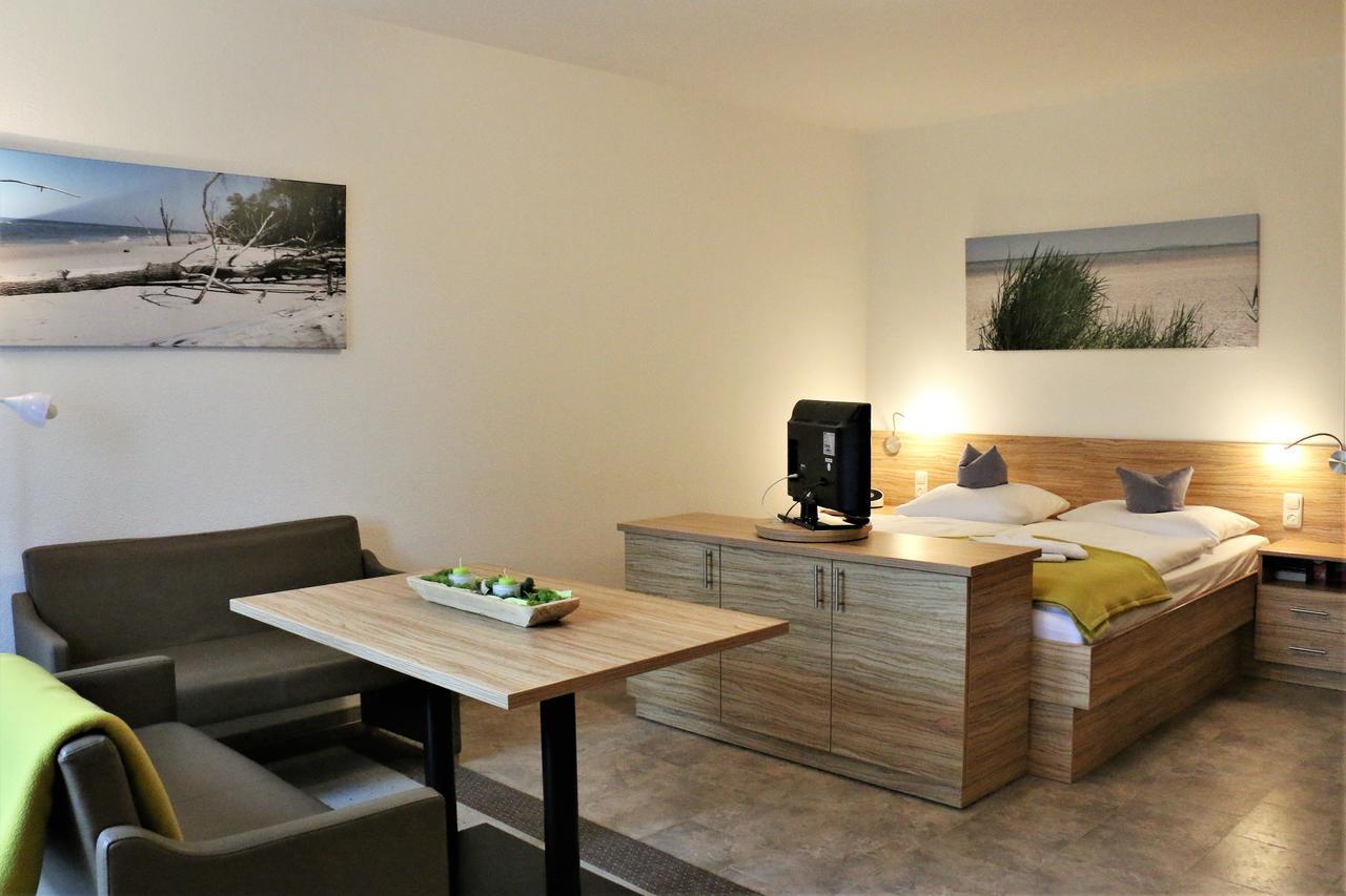 Gruenblau Relax Pension & Apartments รอสต็อค ภายนอก รูปภาพ